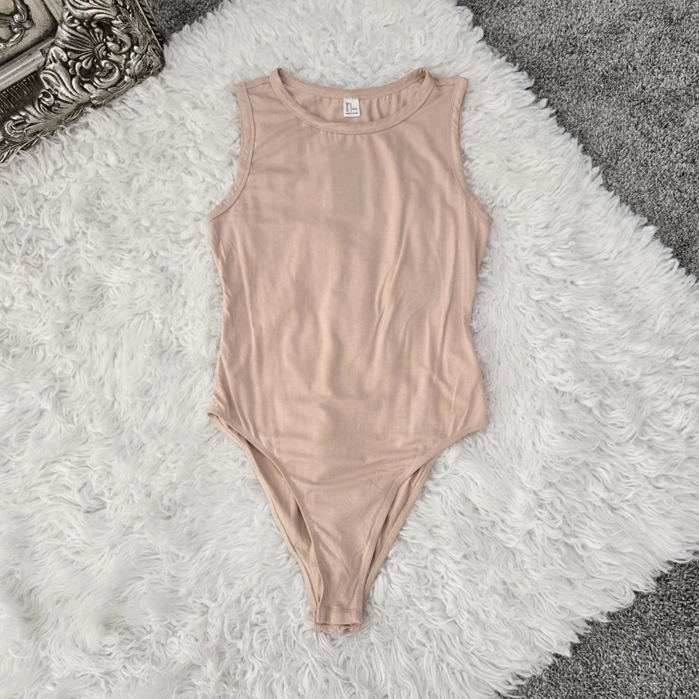 Milumia Sleeveless Bodysuit Size Small. NewC1
